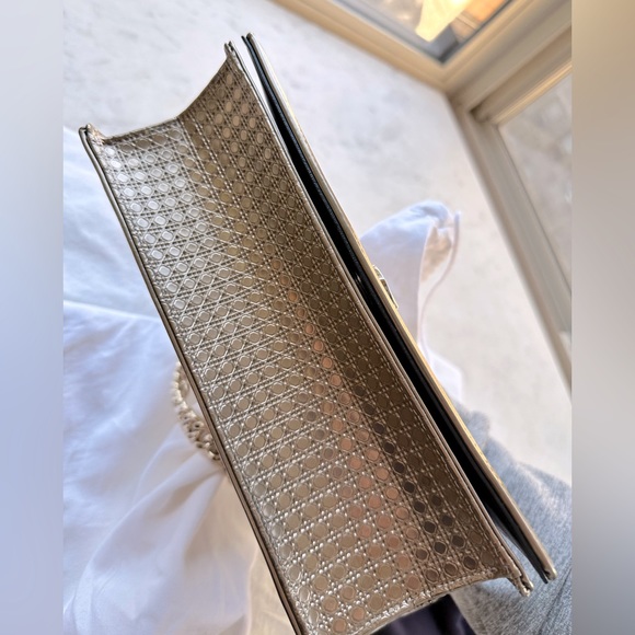 Dior Legacy Diorama Bag - Champagne MicroCannage Patent Leather - Picture 8 of 11